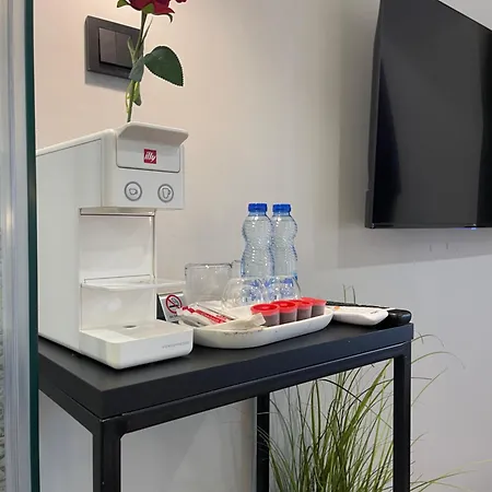 Mickitos Boutique With Balcony סקופיה