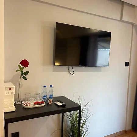 Mickitos Boutique With Balcony Bed and Breakfast Σκόπια
