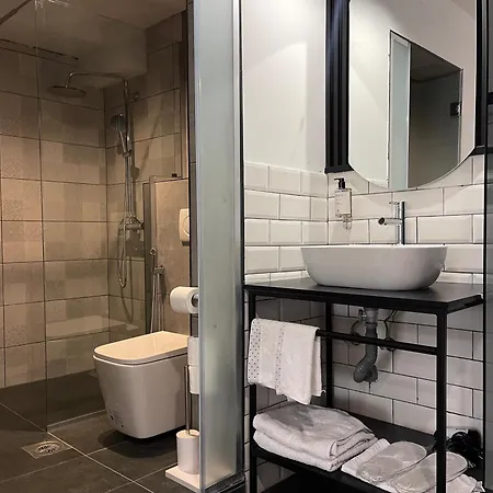 לינה וארוחת בוקר Mickitos Boutique With Balcony סקופיה