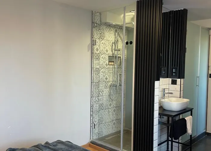 Mickitos Boutique With Balcony Bed & Breakfast