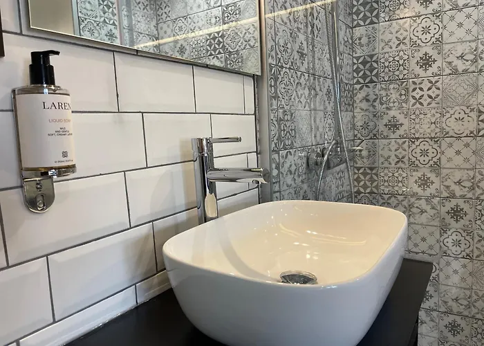 Bed & Breakfast Mickitos Boutique With Balcony Skopje