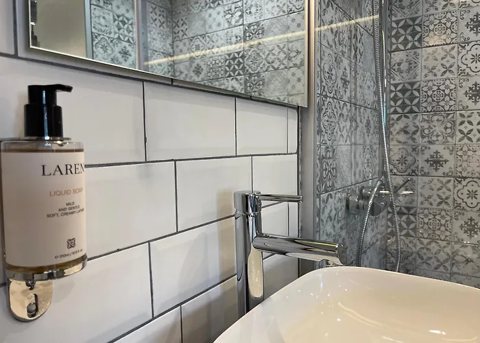 Bed & Breakfast Mickitos Boutique With Balcony Skopje