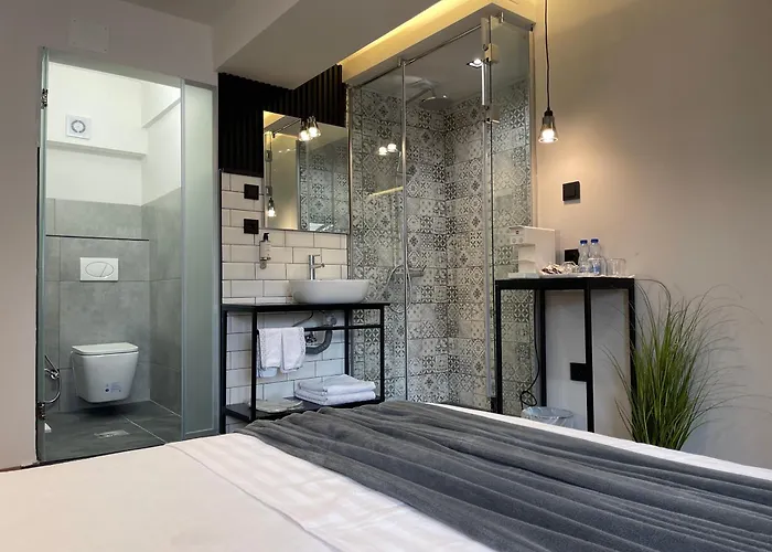 Mickitos Boutique With Balcony Bed & Breakfast