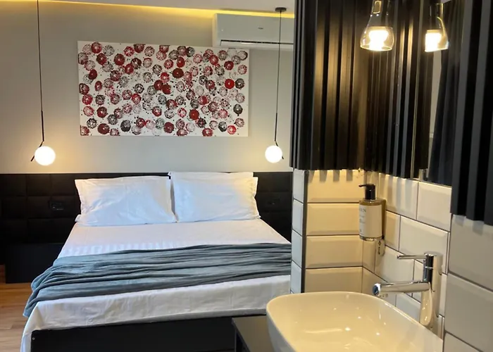 Mickitos Boutique With Balcony Bed & Breakfast Skopje